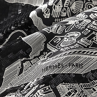 新品未使用　HERMES La Cite Cavaliere Limited Edition Hermes Silk Twill Scarf “La Cite Cavaliere